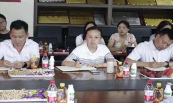 毕业生座谈会工作简报298